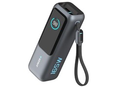 De Anker &#039;Zolo Power Bank 25K 165W met intrekbare en ingebouwde USB-C-kabels&#039;, naast één USB-C- en één USB-A-poort. (Afbeeldingsbron: u/joshuadwx via r/Anker subreddit)