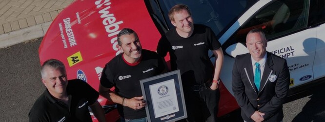 Het team van Webfleet heeft een nieuw Guinness-wereldrecord gevestigd voor de langste reis met een elektrische auto. (bron: Bridgestone)