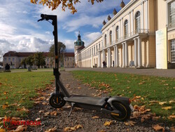 De Segway Ninebot KickScooter Max G2 is ter beschikking gesteld door Segway