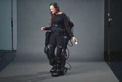 Het zelfbalancerende XoMotion exoskelet van Human in Motion Robotics krijgt Canadese goedkeuring voor ambulante revalidatie. (Afbeeldingsbron: Human in Motion Robotics)