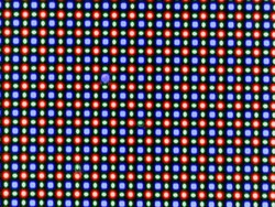 Het OLED-display is gebaseerd op een RG/BG sub-pixelmatrix bestaande uit één rode, één blauwe en één groene LED