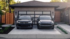 Garagehouders kunnen hun huizen in de toekomst uitrusten met draadloze oplaadpads. (bron: Tesla)