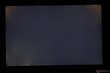 Lichte tot matige ongelijkmatige achtergrondverlichting in de hoeken