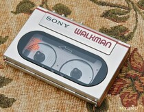 De Walkman WM-10 speler is eerlijk gezegd een beetje te duur voor vergelijkingen met de M4440 en de CP13 (Afbeelding bron: MySKU)