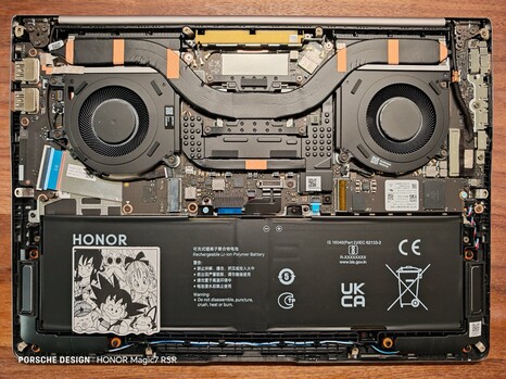 Honor heeft de batterijcapaciteit verborgen achter een "Dragon Ball"-sticker.