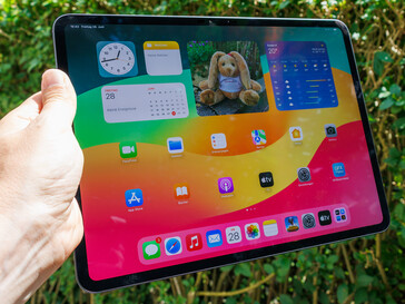 De Apple iPad Pro 13 buitenshuis gebruiken