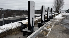 Tesla zal Superchargers sneller installeren of vervangen met nieuwe kraamfundering (Afbeelding bron: Ondrej Bacina/X)