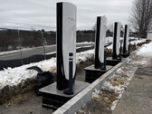 Tesla zal Superchargers sneller installeren of vervangen met nieuwe kraamfundering (Afbeelding bron: Ondrej Bacina/X)