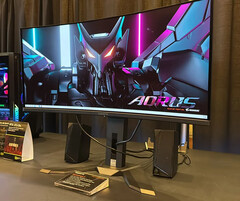 De Gigabyte AORUS MO34WQC is een van de monitoren die volgens de geruchten het nieuwe 34-inch QD-OLED-paneel van Samsung Display zal bevatten. (Afbeeldingsbron: TFTCentral)