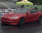 De Tesla Model S Plaid is al zo snel als een jachtluipaard op jacht, maar Miguel Roy moest nog een stapje verder. (Afb. bron: DragTimes via YouTube)