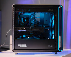 Vloeistofkoeling met RGB-verlichting is standaard in de Area-51 PC. (Afbeeldingsbron: Alienware)