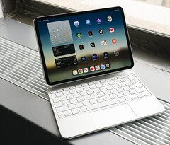 Applede opvouwbare tablet van ZDNet zou bijna net zo groot kunnen zijn als twee iPad Pro&#039;s naast elkaar. Afgebeeld - iPad Pro M4 (Afbeelding Bron: ZDNet)