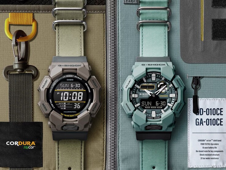 Hier afgebeeld: GD-010CE-5 (links) en GA010CE-2A (rechts). Afbeeldingsbron: Casio