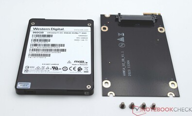 U.2 SSD met adapter