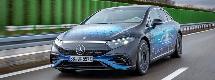 De Mercedes EQS EV met vaste batterij wordt momenteel op de weg getest