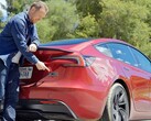 Model 3 Performance verslaat zijn eigen schattingen van de actieradius (afbeelding: Top Gear/YT)