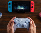 De 8BitDo Ultimate 2C Bluetooth meet 147 x 103 x 61 mm en weegt 225 g. (Afbeelding bron: 8BitDo)