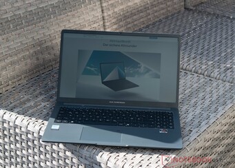 Asus ExpertBook B1 buitenshuis