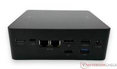 Linkerkant: OCulink, USB4, 2x RJ45-5G-Ethernet, DisplayPort 2.0, HDMI 2.1, USB 2.0, USB 3.2 Gen1, voedingsaansluiting