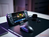 De Asus ROG Ally is hard op weg om de eerste SteamOS-aangedreven gaming-handheld te worden die niet door Valve is gemaakt. (Afbeeldingsbron: Notebookcheck)