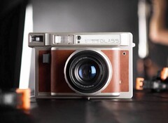 This camera impresses as much with its looks as it promises to in terms of image quality (Image source: Lomography)