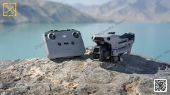 De DJI Air 3S Fly More combo met de RC 2 afstandsbediening zal bij de lancering waarschijnlijk een prijskaartje hebben van $1.492, zoals uitgelekt in het verleden. (Afbeeldingsbron: @Quadro_News op X/Twitter)