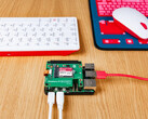 De Raspberry Pi SSD Kit kan nog steeds worden gekocht als alleen de HAT bij sommige retailers. (Afbeeldingsbron: Raspberry Pi Foundation)