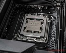 Ten minste één AMD Zen 5 X3D CPU zou in de komende weken op de markt kunnen komen (bron: Notebookcheck)