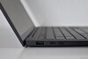 Lenovo ThinkPad X1 Carbon Gen 13 Aura Edition: uitzicht vanaf links