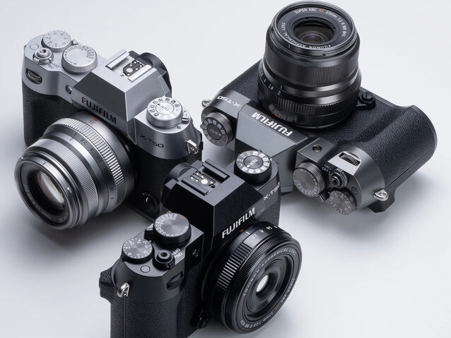 De Fujifilm X-T50 is een APS-C camera van $1.399,99 met een behuizing die ongeveer even groot is als die van de Panasonic Lumix S9. (Afbeeldingsbron: Fujifilm)
