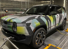 Rivian was zo vriendelijk om foto&#039;s bij te voegen van zijn 2025 R1S testmules die het heeft bijgewerkt met kleinere LFP-batterijen. (Afbeeldingsbron: EPA via Rivian Forums)