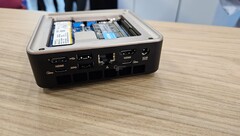 Sapphire heeft een nieuwe AMD-aangedreven mini PC laten zien (bron: Computerbase)