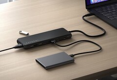 De Satechi 13-in-1 USB-C Triple Display Multiport Adapter is sinds kort verkrijgbaar in de winkels. (Afbeeldingsbron: Satechi)