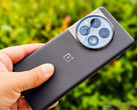 De OnePlus 12 krijgt binnenkort wereldwijd nieuwe AI-functies. (Afbeeldingsbron: Notebookcheck)