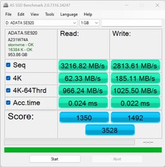 Aansluiting: USB 4 (40 GBit) | Gegevensgrootte: 1 GB op de Minisforum AtomMan X7 Ti