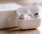 iOS 19 zal naar verwachting live vertaalondersteuning naar de AirPods Pro brengen. (Afbeeldingsbron: David Levêque - Unsplash)