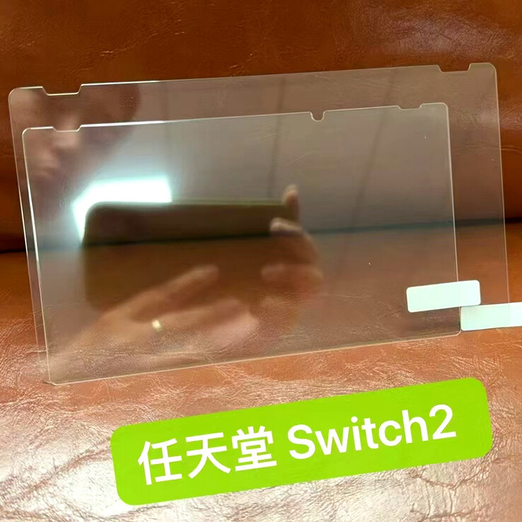 Verondersteld gehard glas van de Nintendo Switch 2 vergeleken met het beschermende glas van de first-gen handheld (Afbeelding bron: 1688/Alibaba)