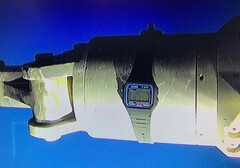 De Casio F91W, vastgemaakt aan de manipulatorarm van een ROV. (Afbeeldingsbron: Watches of Espionage)