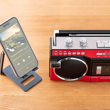 De Sanwa cassetteboombox kan gebruikt worden als Bluetooth-luidsprekers voor smartphones en computers. (Afbeeldingsbron: Sanwa Supply)