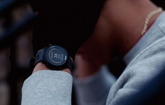 De Forerunner 945 is een van de drie oudere Forerunner smartwatches die in de rij staan voor een nieuwe update. (Afbeelding bron: Garmin)