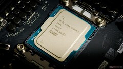 Intel heeft gisteren het vlaggenschip van de Core Ultra 285K processor onthuld, samen met de andere Arrow Lake-S CPU&#039;s.