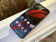 De Pixel 9 Pro is een van de tientallen Pixel-apparaten die in aanmerking komen voor Google&#039;s AP4A.250205.002 update. (Afbeeldingsbron: Notebookcheck)