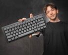 De Wooting Project Optimum is een volledig aluminium behuizing met een unieke montagestijl en bijpassende gunmetal grijze keycaps. (Afbeeldingsbron: Wooting)