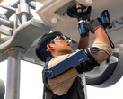 Hyundai Motor en Kia geven een voorproefje van de X-ble Shoulder draagbare robot om industriële arbeiders te helpen tijdens werkzaamheden boven het hoofd. (Afbeeldingsbron: Hyundai)