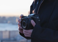 Fujifilm zou over ongeveer twee weken een zeer compact model in de GFX-serie introduceren. (Afbeeldingsbron: Fujifilm)