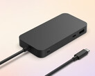 Microsofts nieuwe USB4 Dock is veel kleiner dan zijn Thunderbolt 4-voorganger. (Afbeeldingsbron: Microsoft)