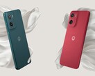 De Moto G05 wordt geleverd in de kleuren Plum Red en Forest Green (Afbeelding bron: Motorola)