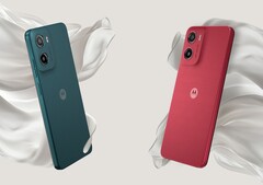 De Moto G05 wordt geleverd in de kleuren Plum Red en Forest Green (Afbeelding bron: Motorola)