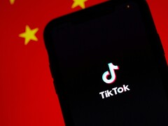 Chinese ambtenaren beschouwen Elon Musk als potentiële koper van TikTok in de VS temidden van verbodsbezwaren (Afbeeldingsbron: Solen Feyissa, Unsplash)