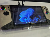 De MSI Claw 8 AI+ gezien tijdens Computex 2024 in Taipei. (Afbeelding bron: RetroHandhelds)